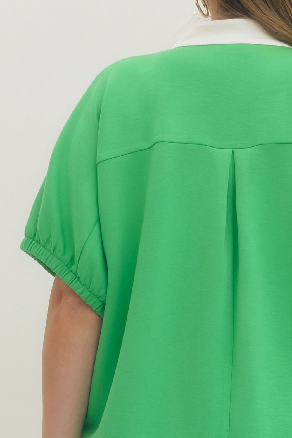 T29735P Curvy Solid Short Sleeve Top