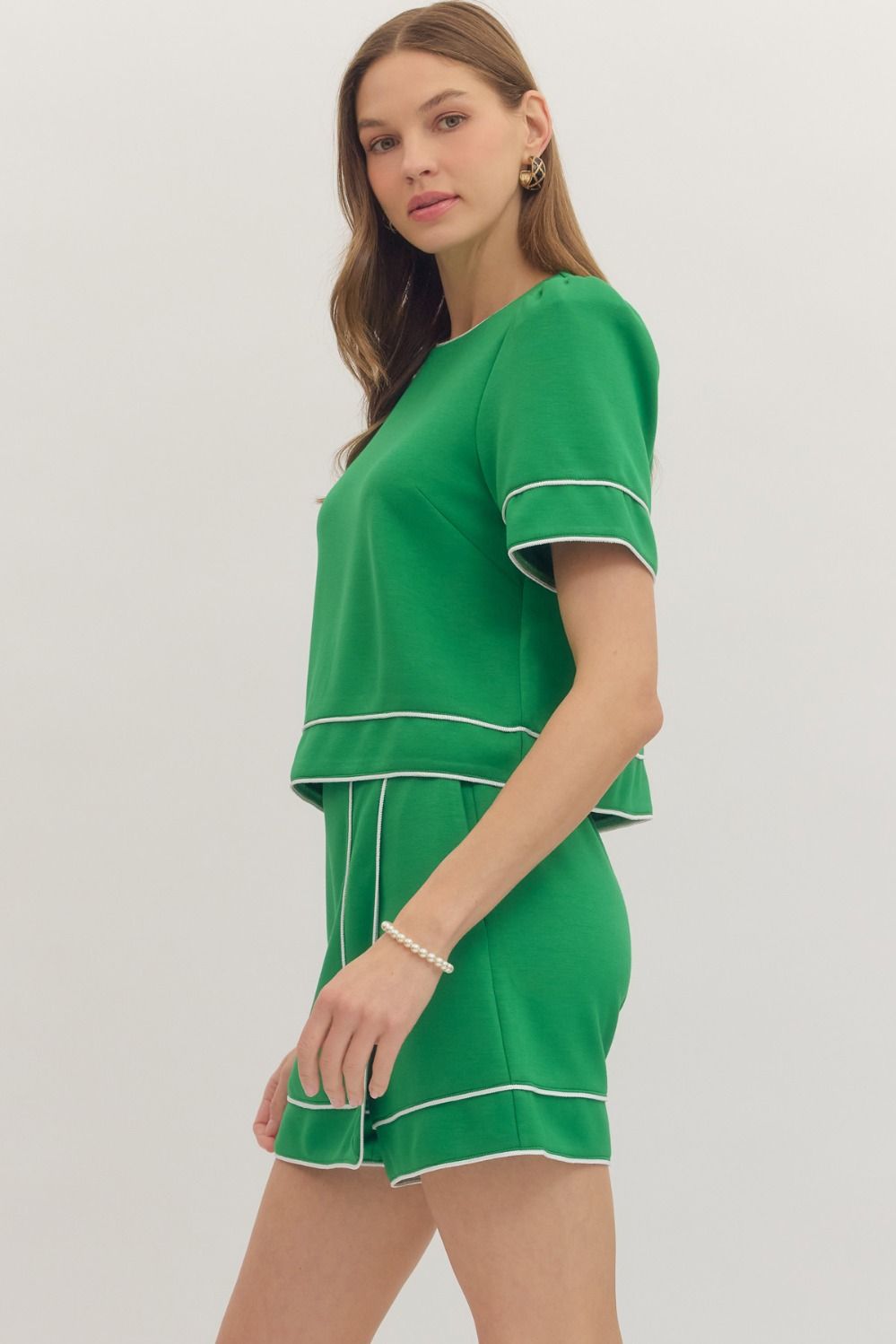 T31526 Solid Contrast Trim Top