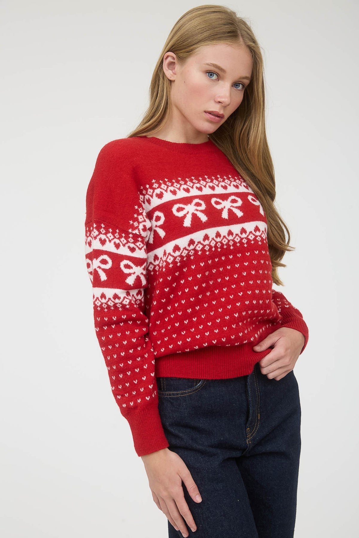 TW1965 Bow and Heart Jacquard Sweater