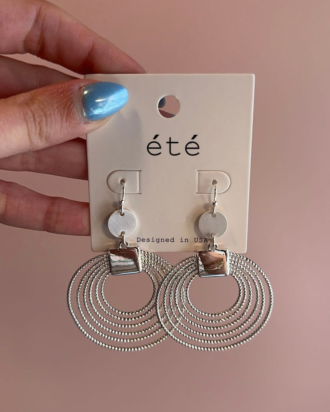 EME3007 Wire Loop Drop Earrings