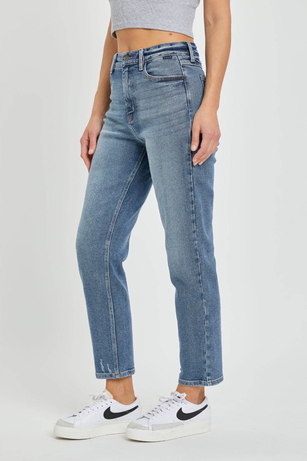WV19001M-T High Rise Mom Jeans