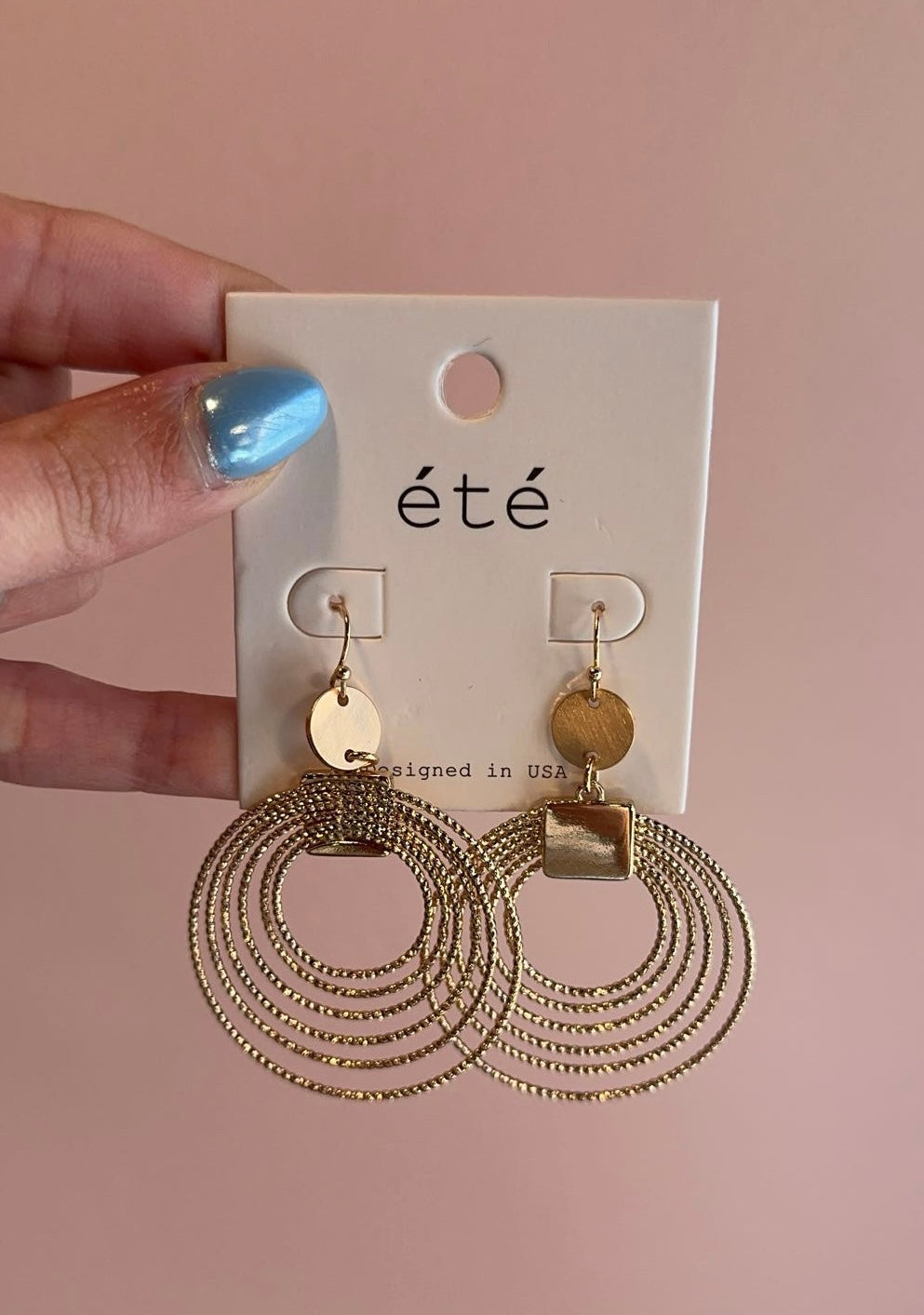 EME3007 Wire Loop Drop Earrings