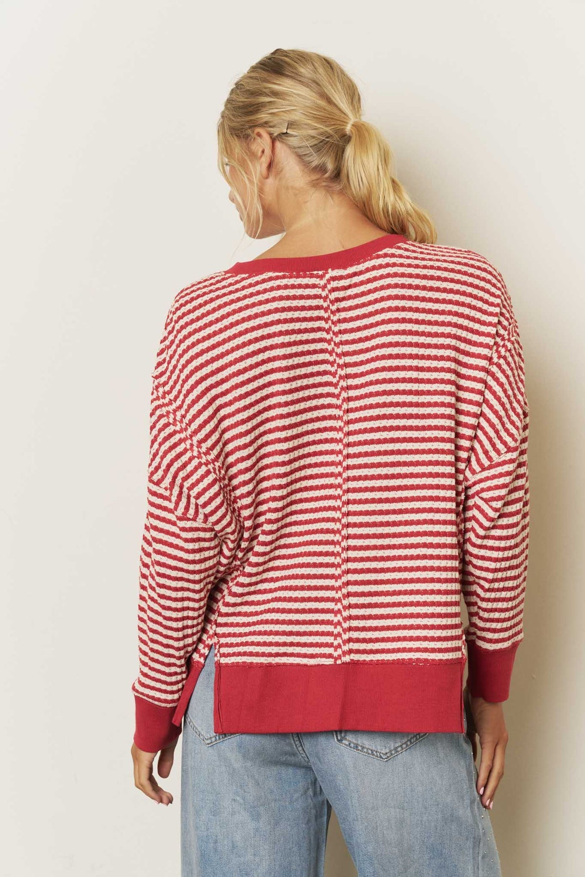 B6ST1004 Stripe Exposed Seam Top