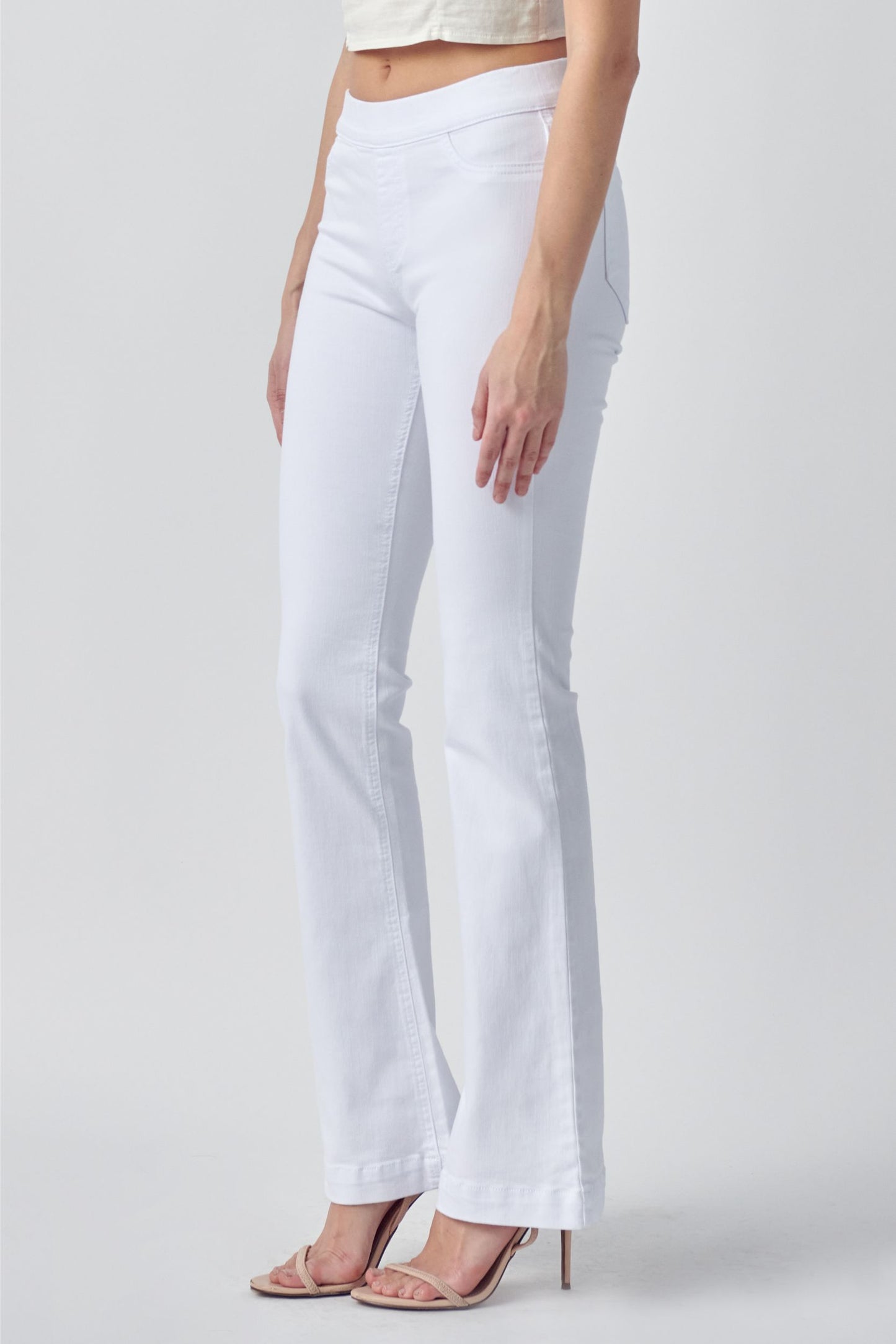 C35324WHT Regular Length Flare Jeggings