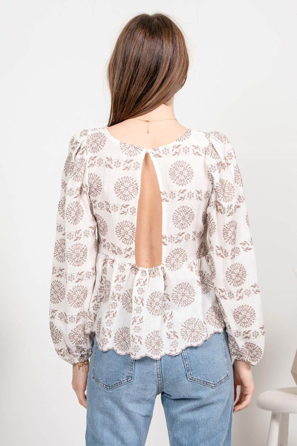 B2ST1068 Floral Stitched Top